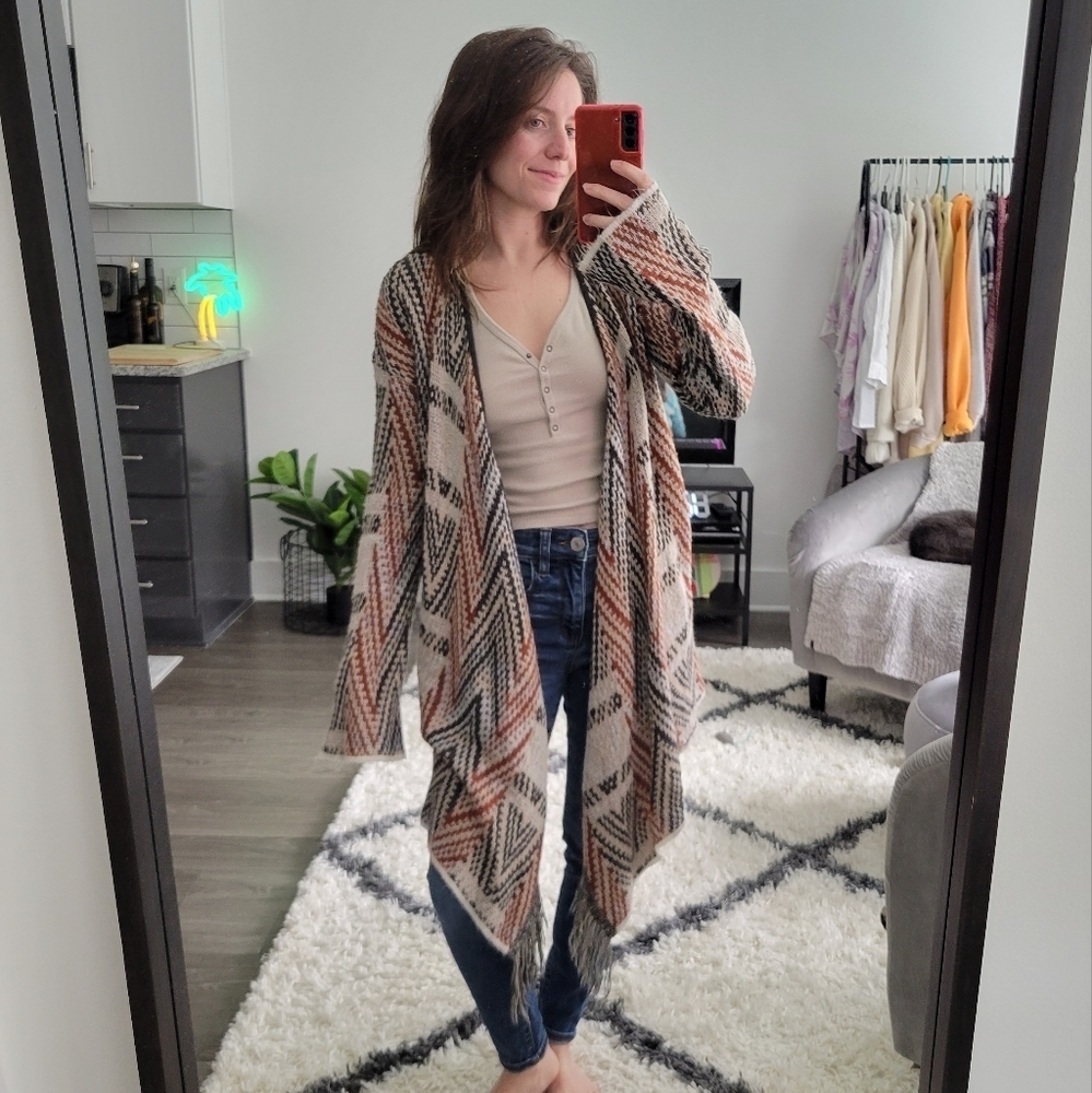 Forever 21 fringe cardigan - Picture 2 of 9